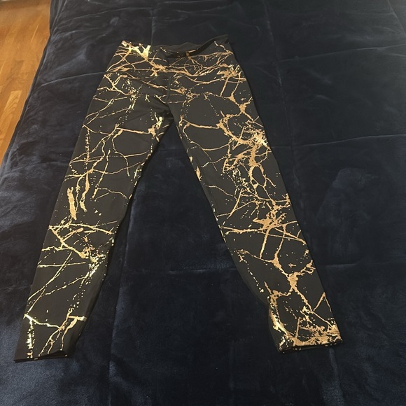 Beyond Yoga size medium - Picture 2 of 6